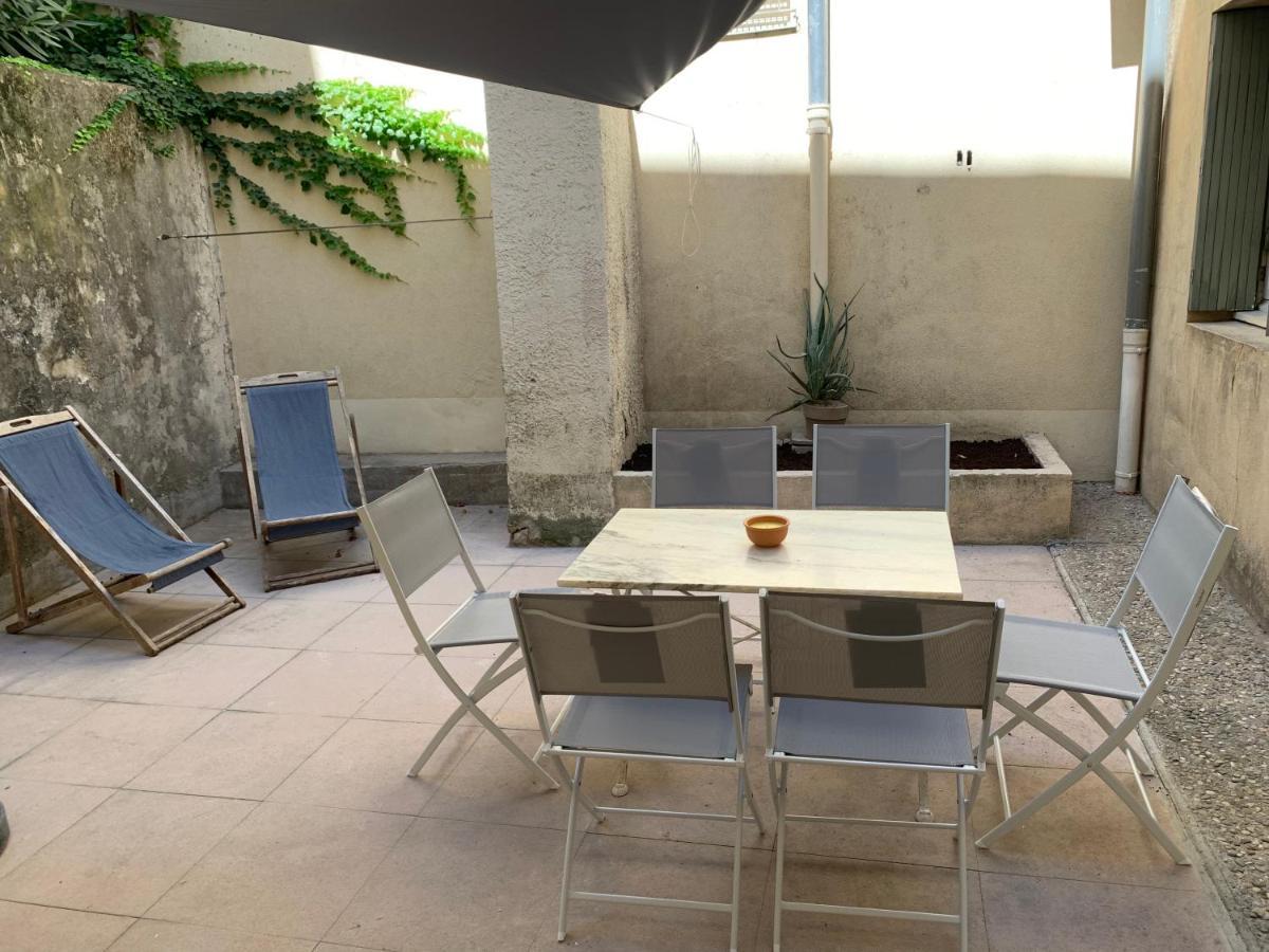 Appartement Intra Muros Avec Cour Privee Avinyon Dış mekan fotoğraf