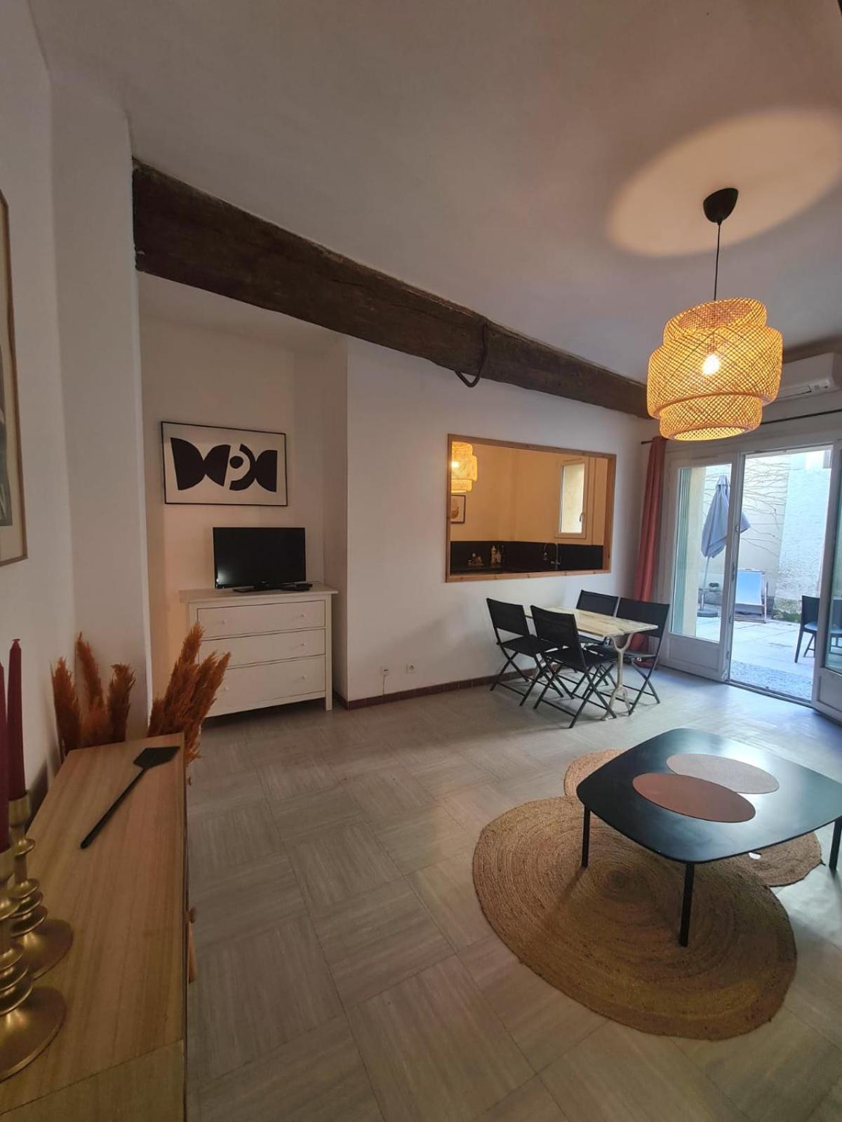 Appartement Intra Muros Avec Cour Privee Avinyon Dış mekan fotoğraf